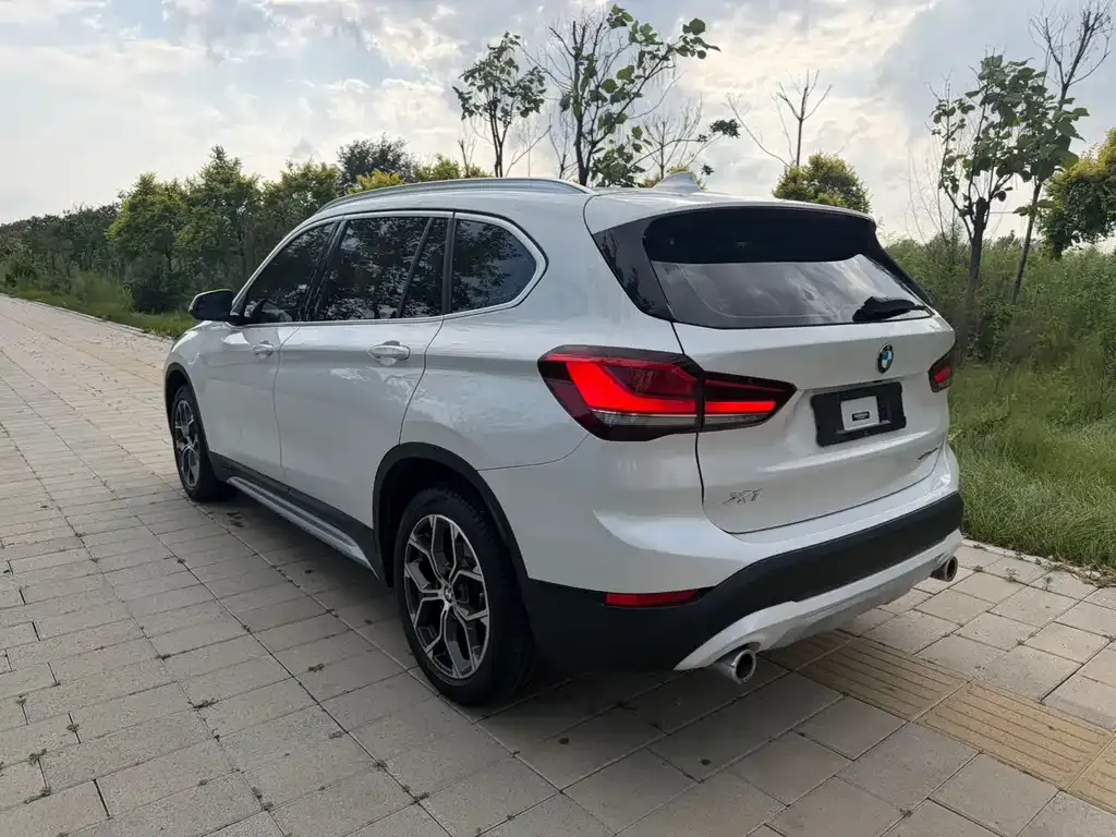 BMW X1 — фото 9