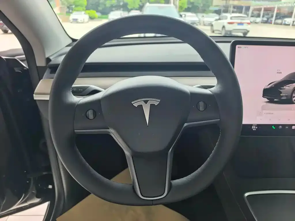 Tesla Model Y — фото 3