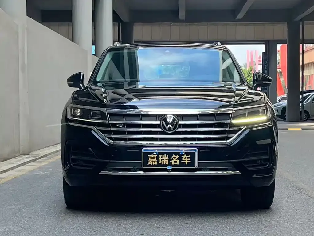 Volkswagen Touareg — фото 2