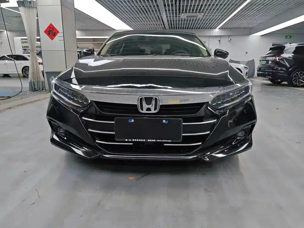 Honda Accord — фото 10