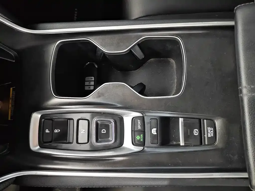 Honda Accord — фото 9