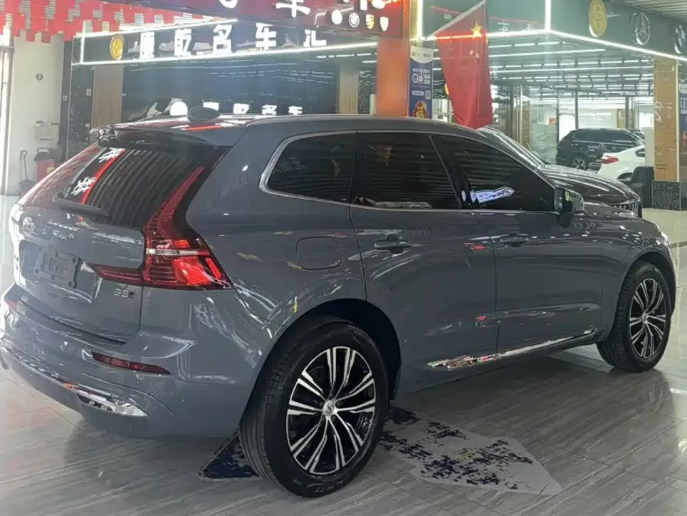 Volvo XC60 — фото 10