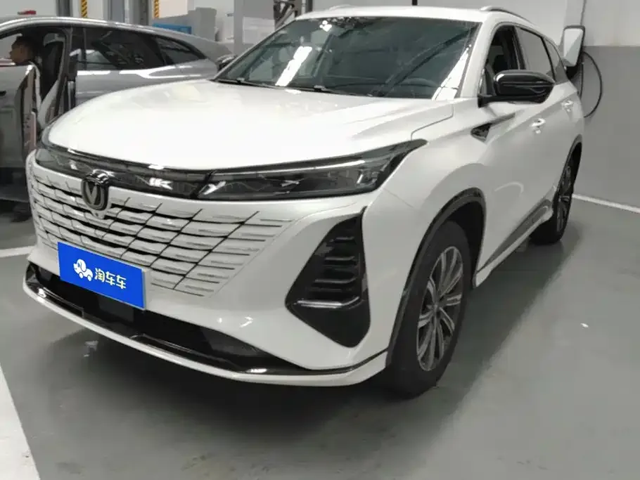 Changan CS75PLUS — фото 1