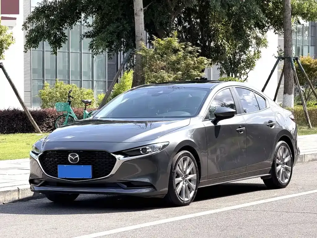 Mazda 3 Axela — фото 1