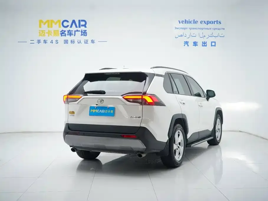 Toyota RAV4 — фото 2