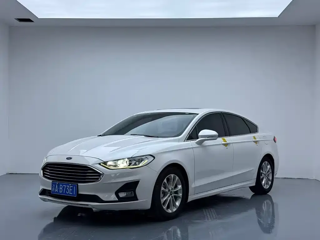 Ford Mondeo — фото 1