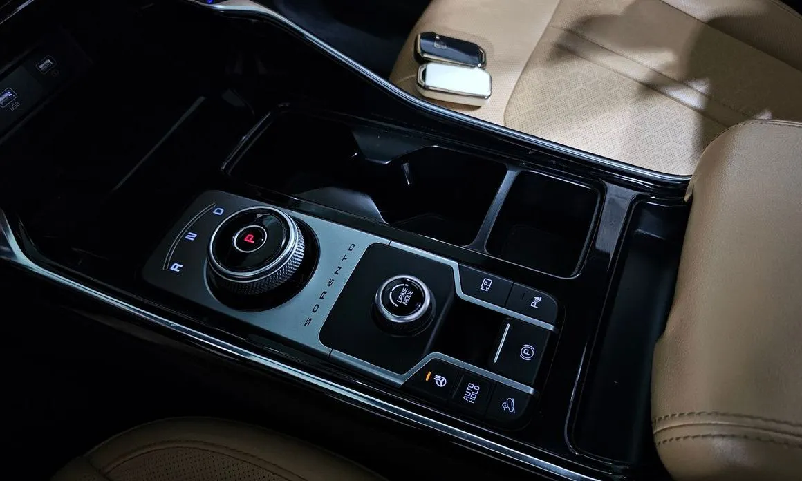 Kia Sorento — фото 7