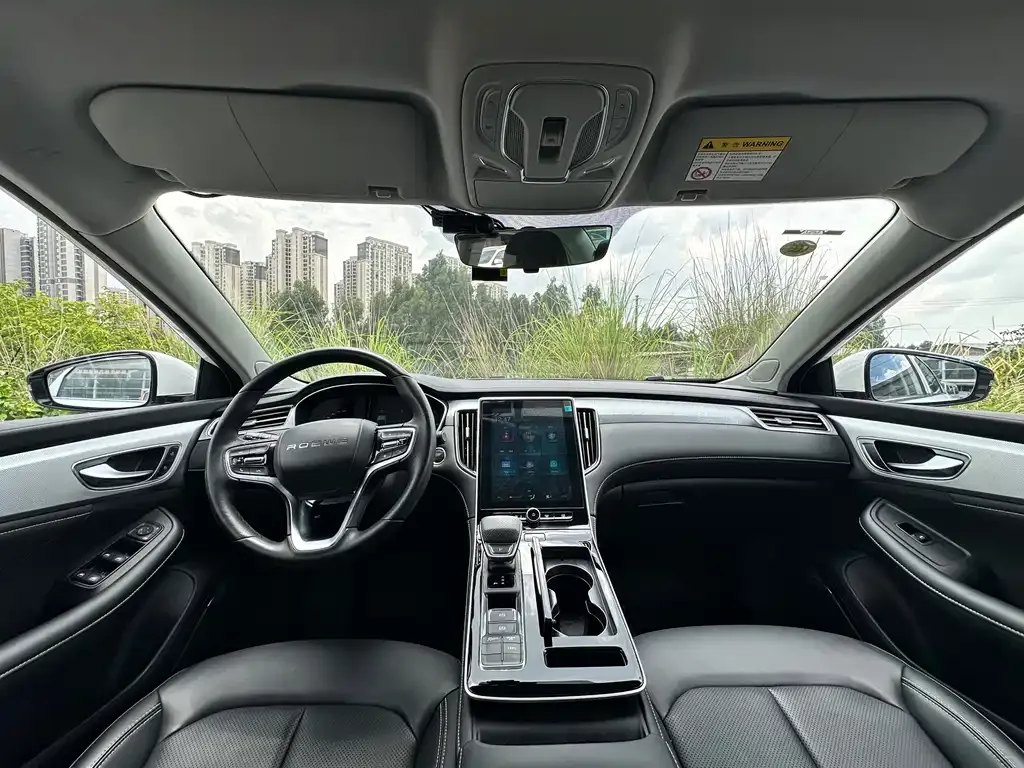 Roewe i6 MAX New Energy — фото 3