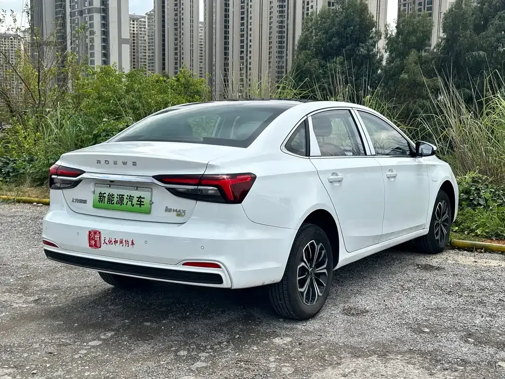 Roewe i6 MAX New Energy — фото 5