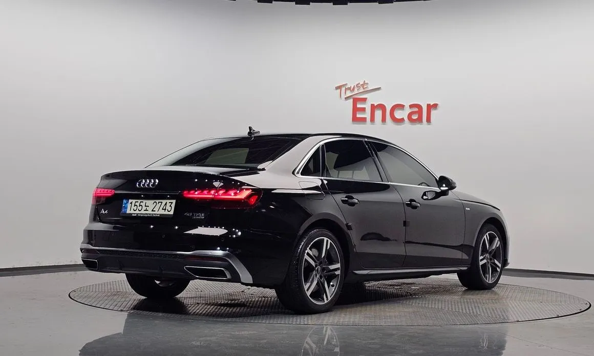 Audi A4 — фото 2