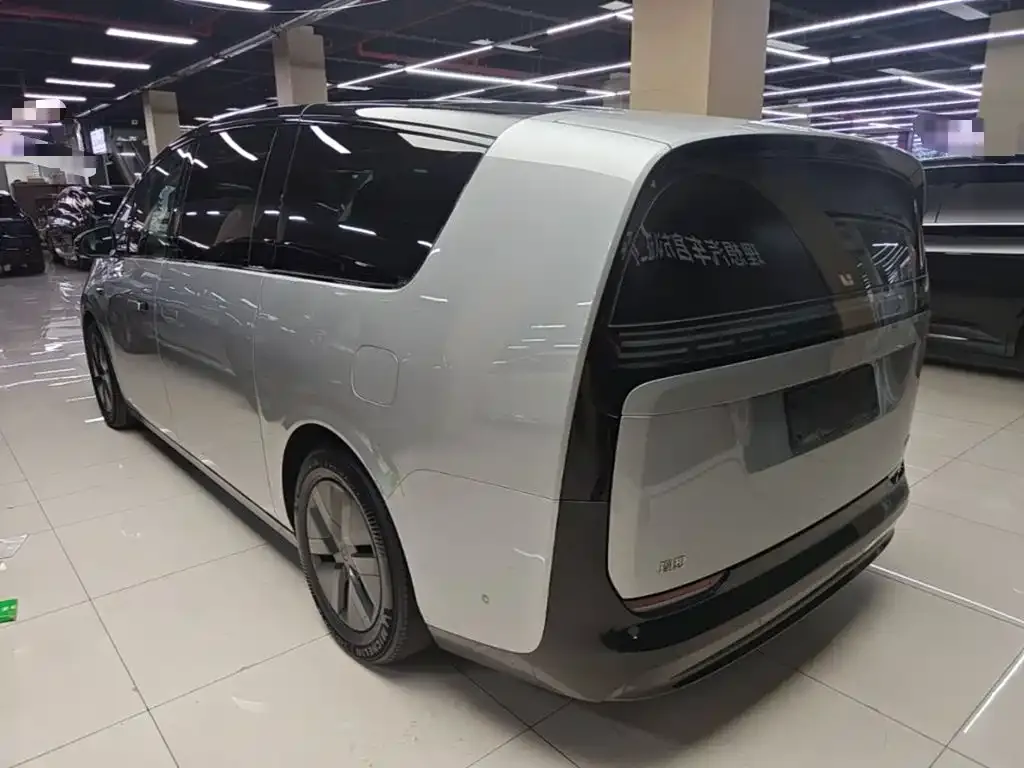 Li Auto MEGA — фото 4