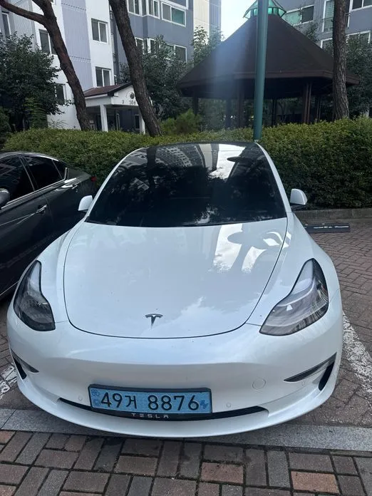 Tesla Model 3 — фото 1