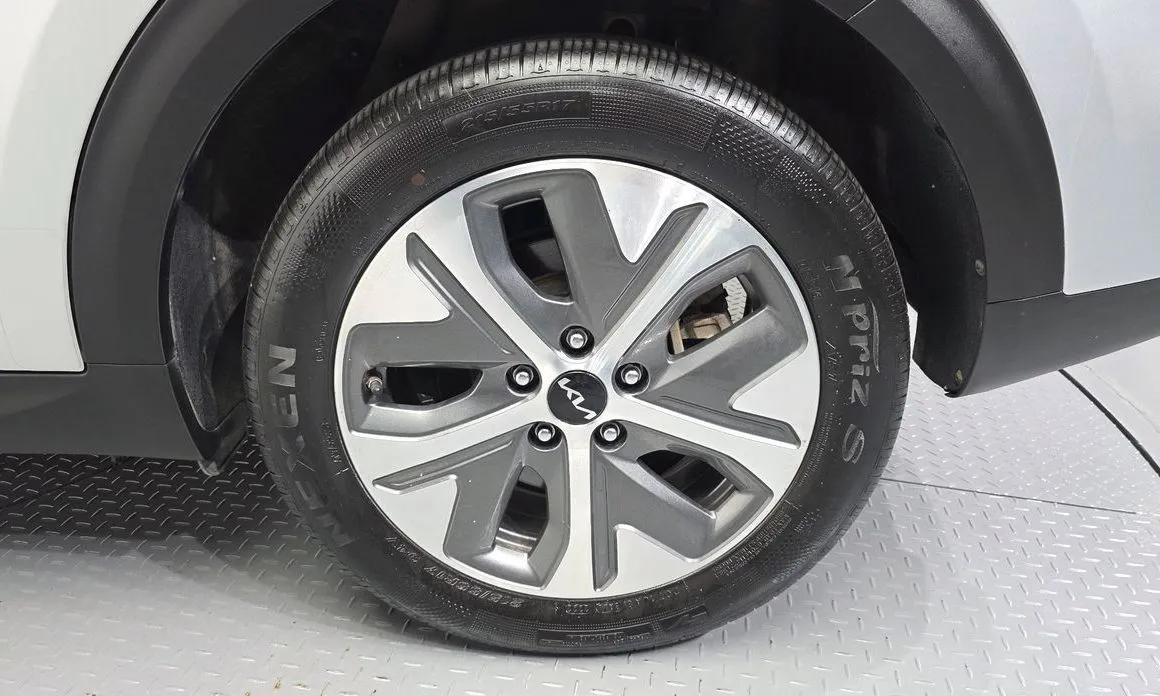 Kia Niro — фото 10