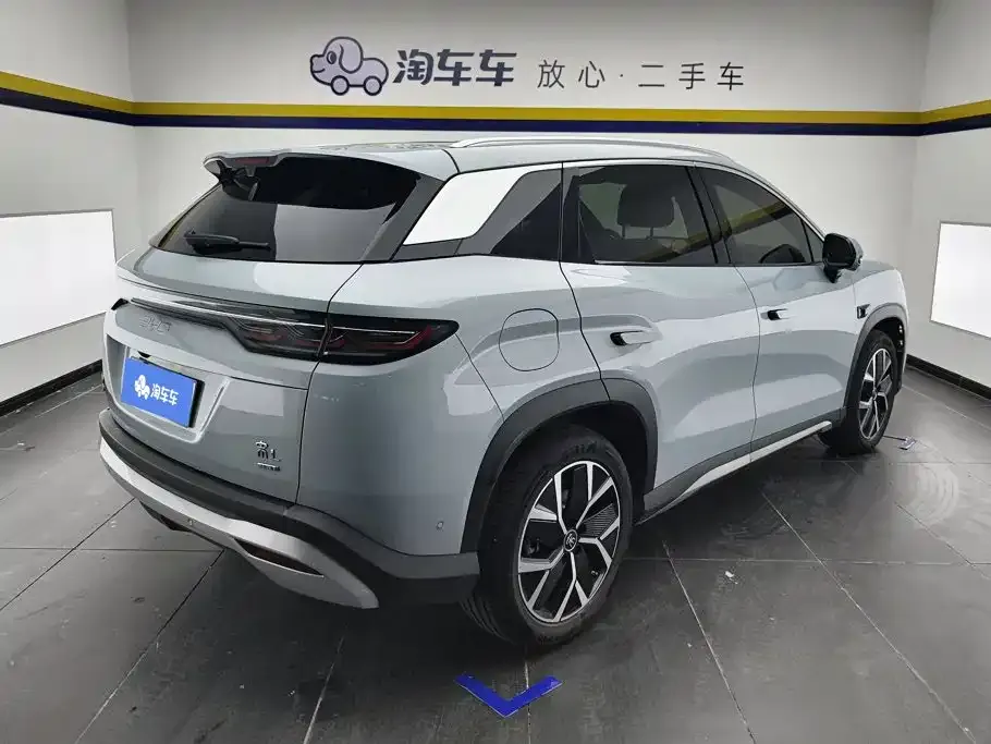 BYD L DM-i — фото 7
