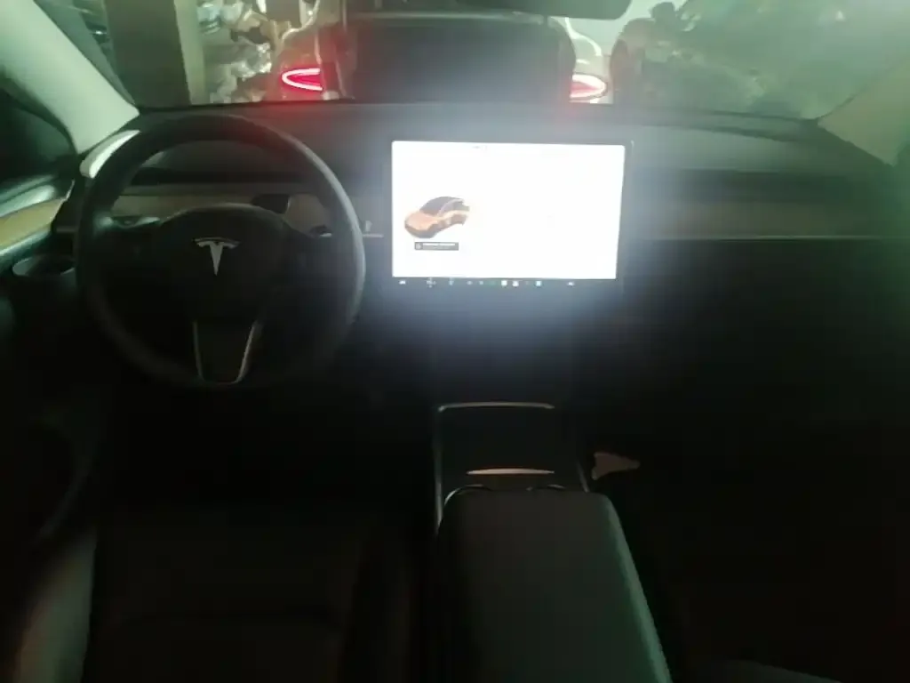 Tesla Model Y — фото 2
