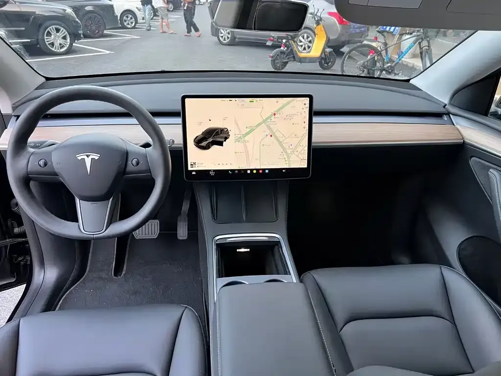 Tesla Model Y — фото 5