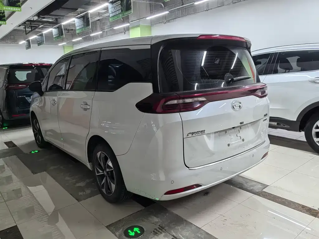 GAC Motor Trumpchi M6 — фото 10