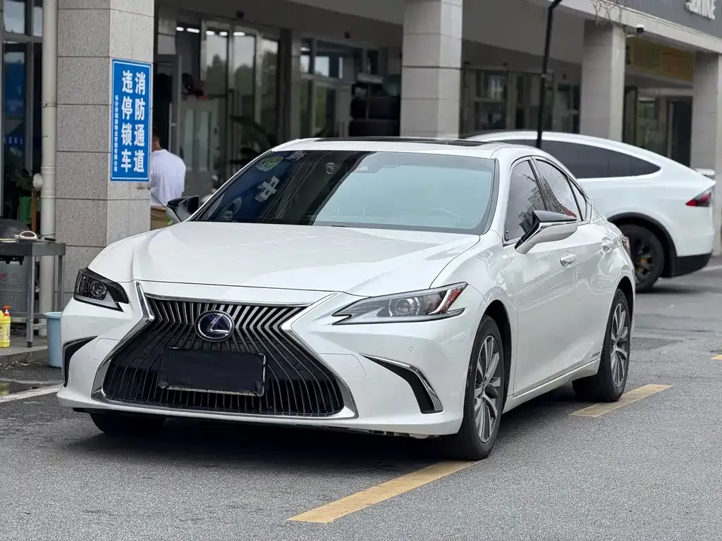 Lexus ES — фото 7