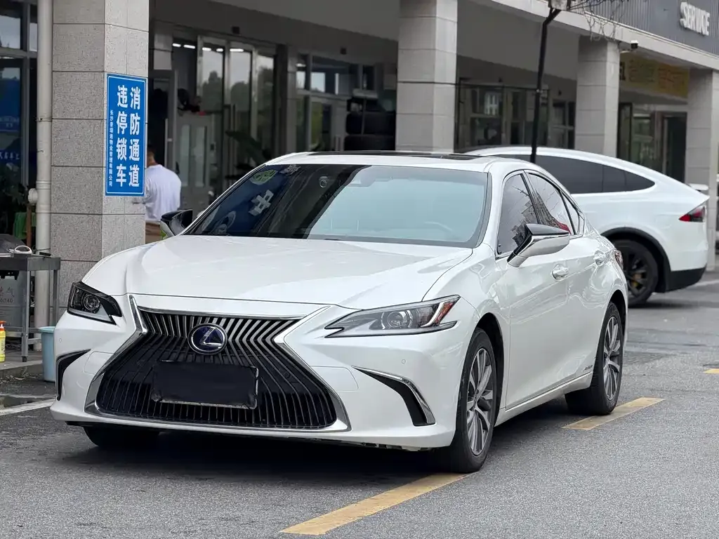 Lexus ES — фото 6