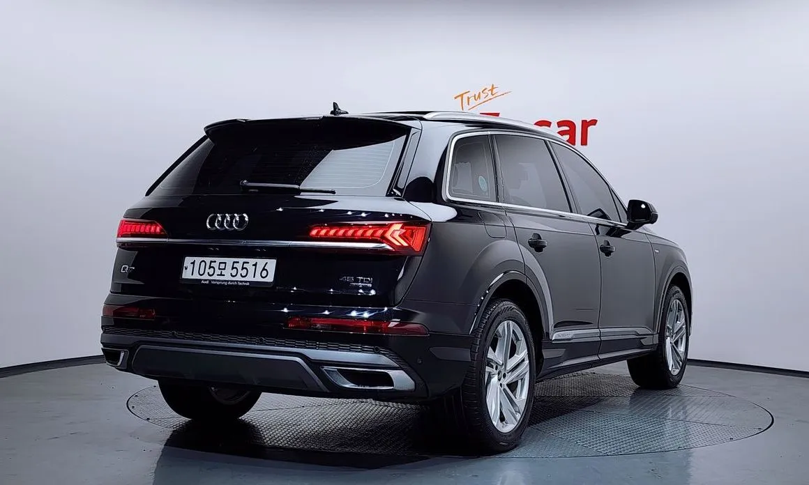 Audi Q7 — фото 7