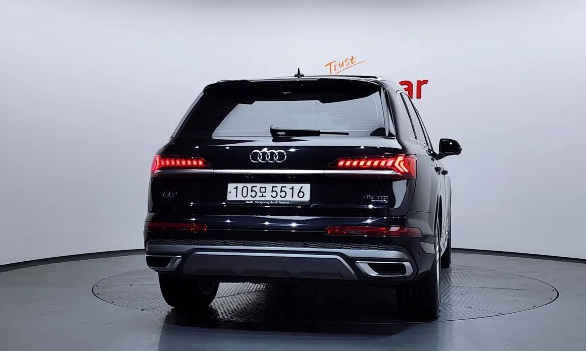 Audi Q7 — фото 5