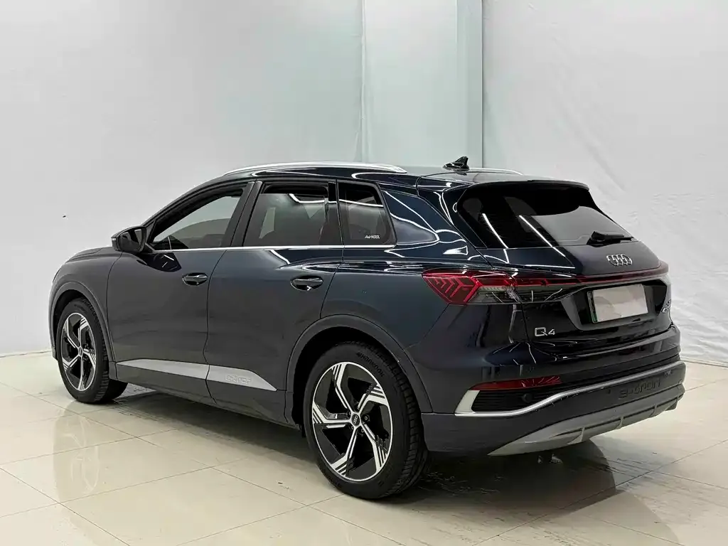 Audi Q4 e-tron — фото 5