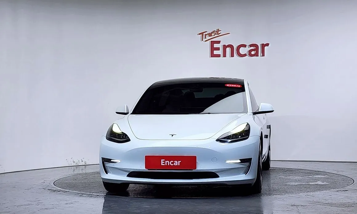 Tesla Model 3 — фото 3