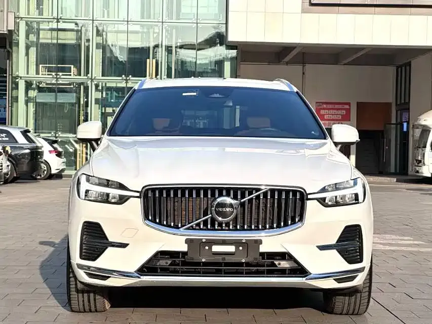 Volvo XC60 — фото 7