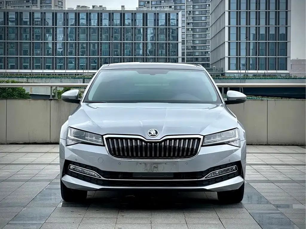 Skoda Superb — фото 4