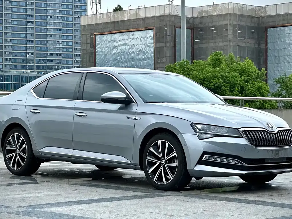 Skoda Superb — фото 6