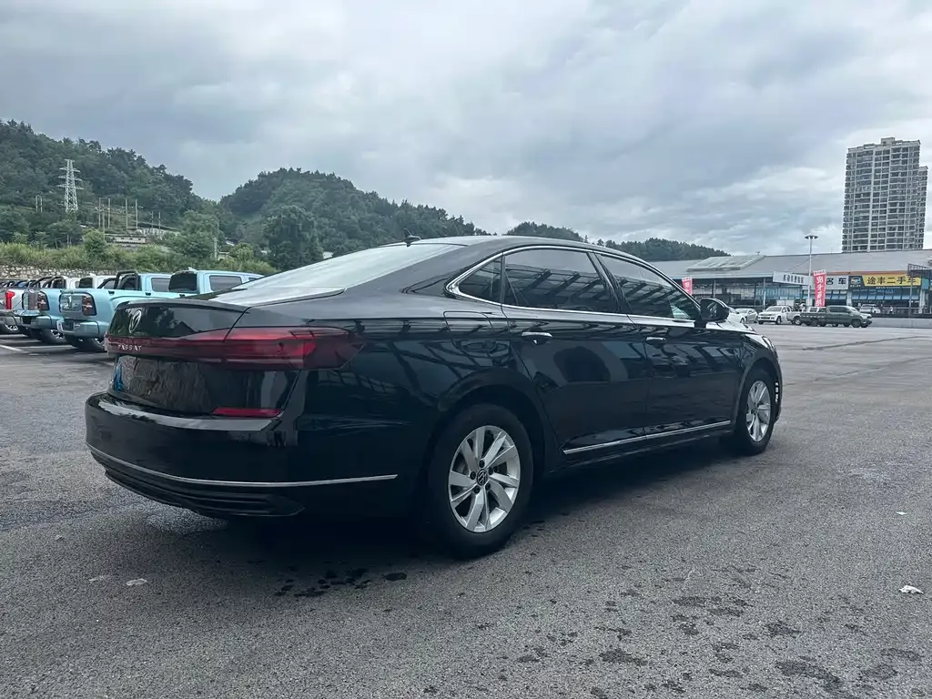 Volkswagen Passat — фото 7