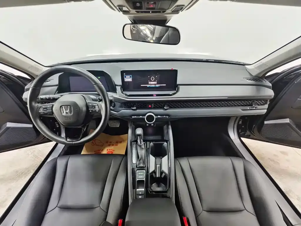 Honda Accord — фото 10