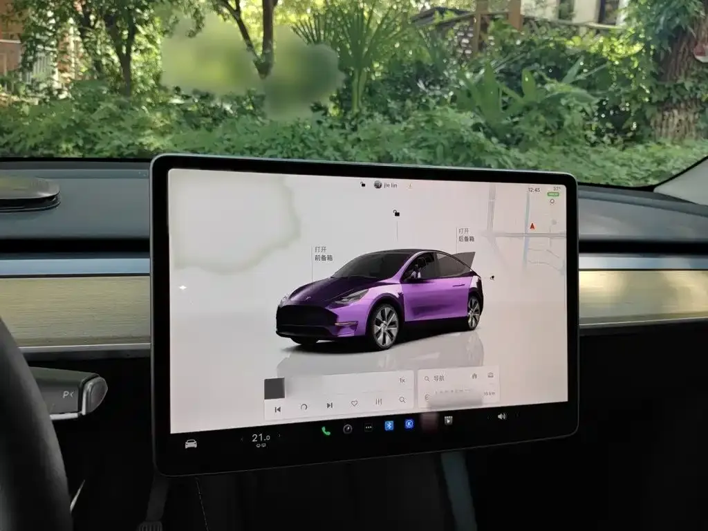 Tesla Model Y — фото 8