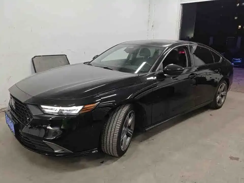 Honda Accord — фото 1