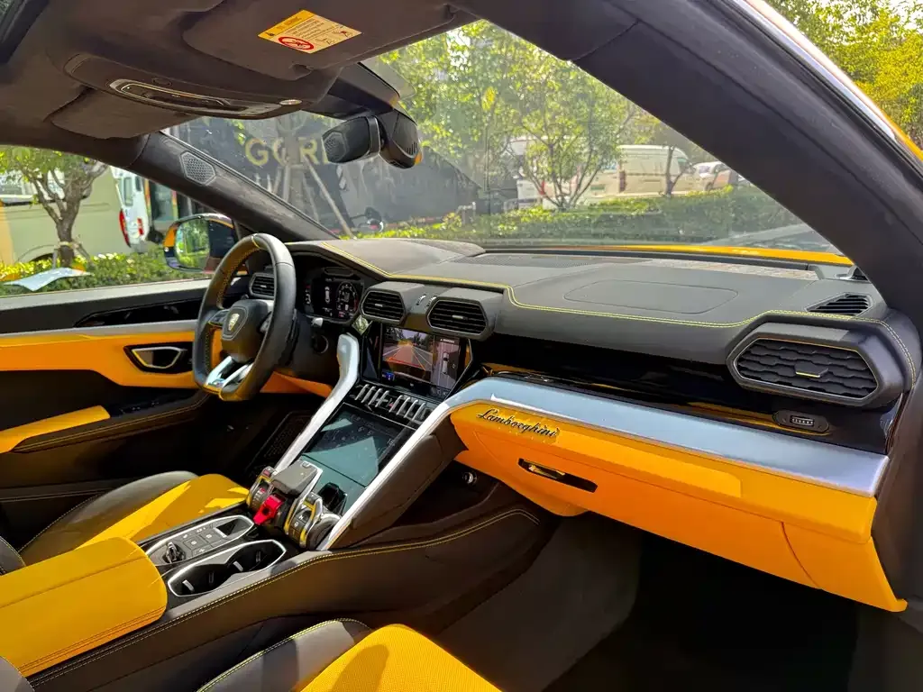Lamborghini Urus — фото 9
