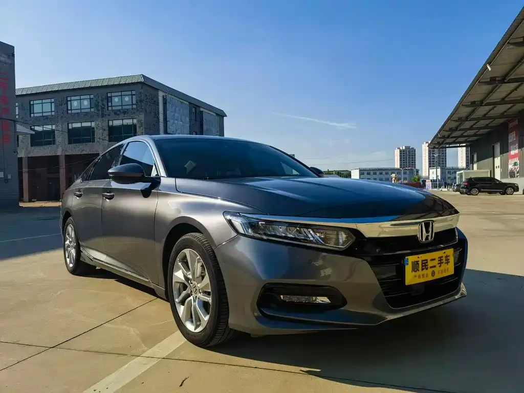 Honda Accord — фото 7