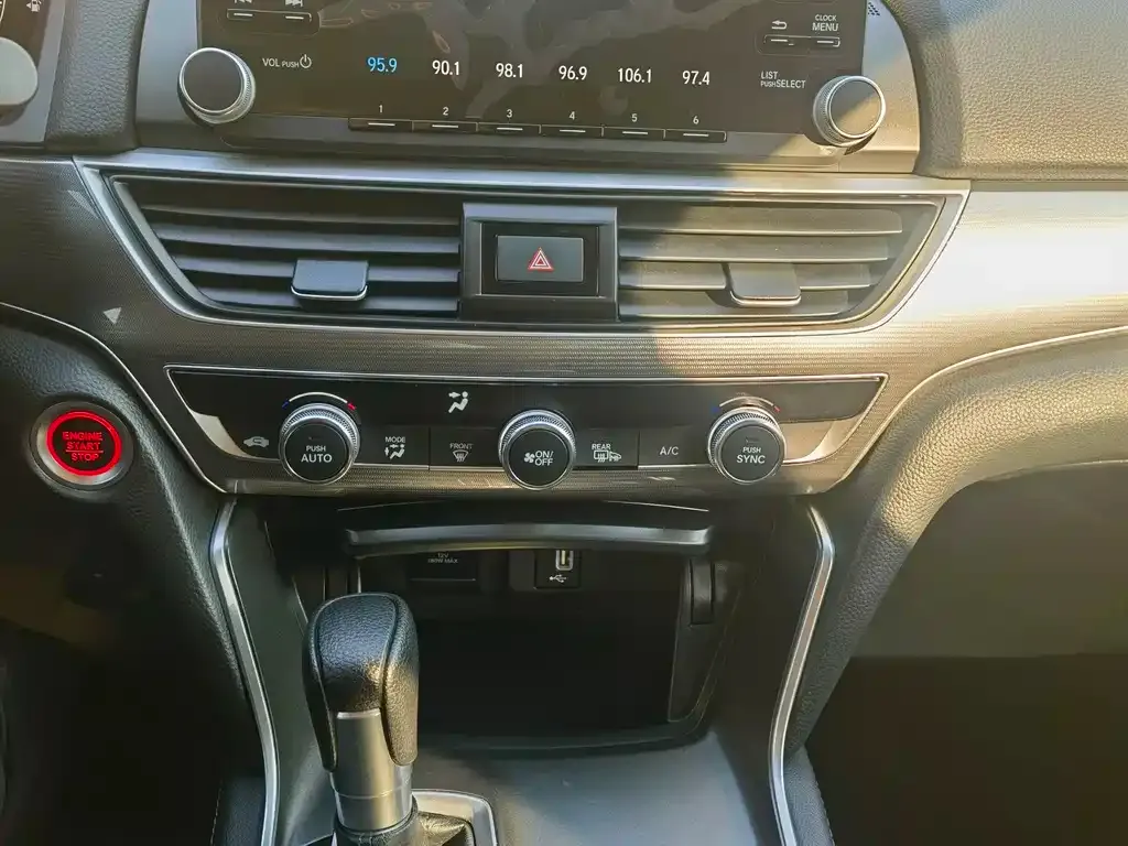 Honda Accord — фото 6