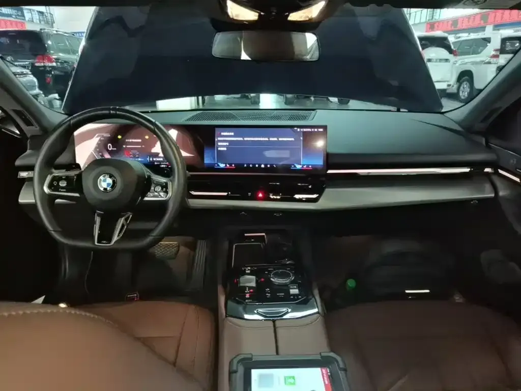 BMW 5 Series — фото 10