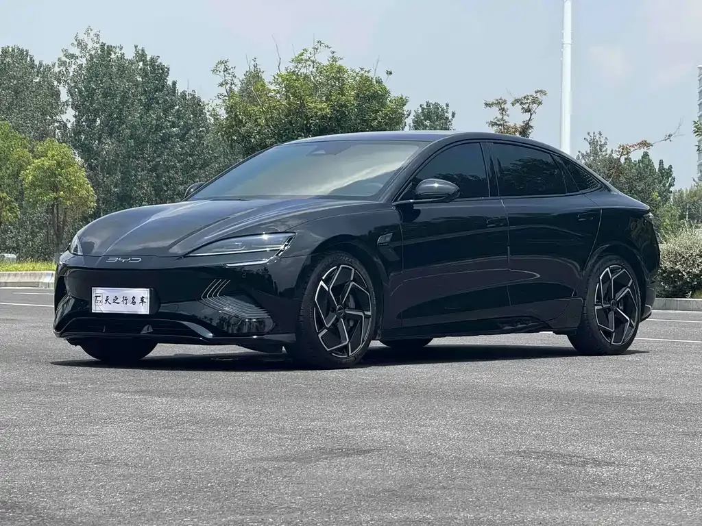 BYD Seal — фото 1