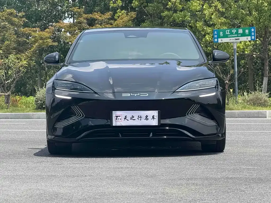 BYD Seal — фото 10