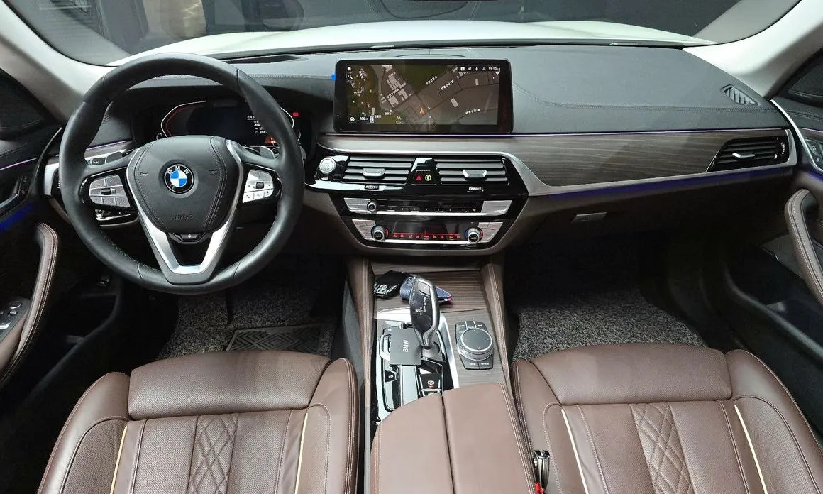 BMW 5-Series — фото 10