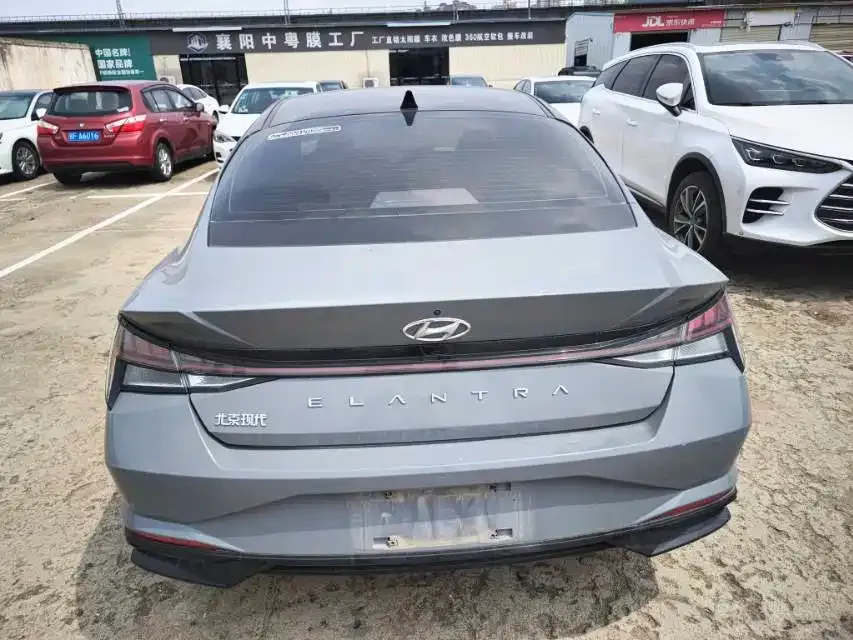 Hyundai Elantra — фото 2