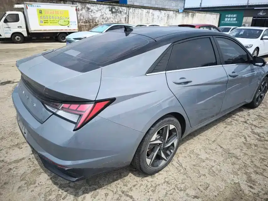 Hyundai Elantra — фото 7