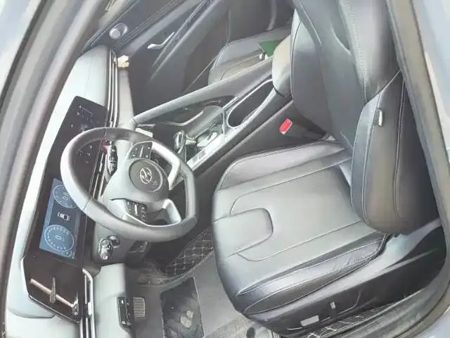 Hyundai Elantra — фото 8