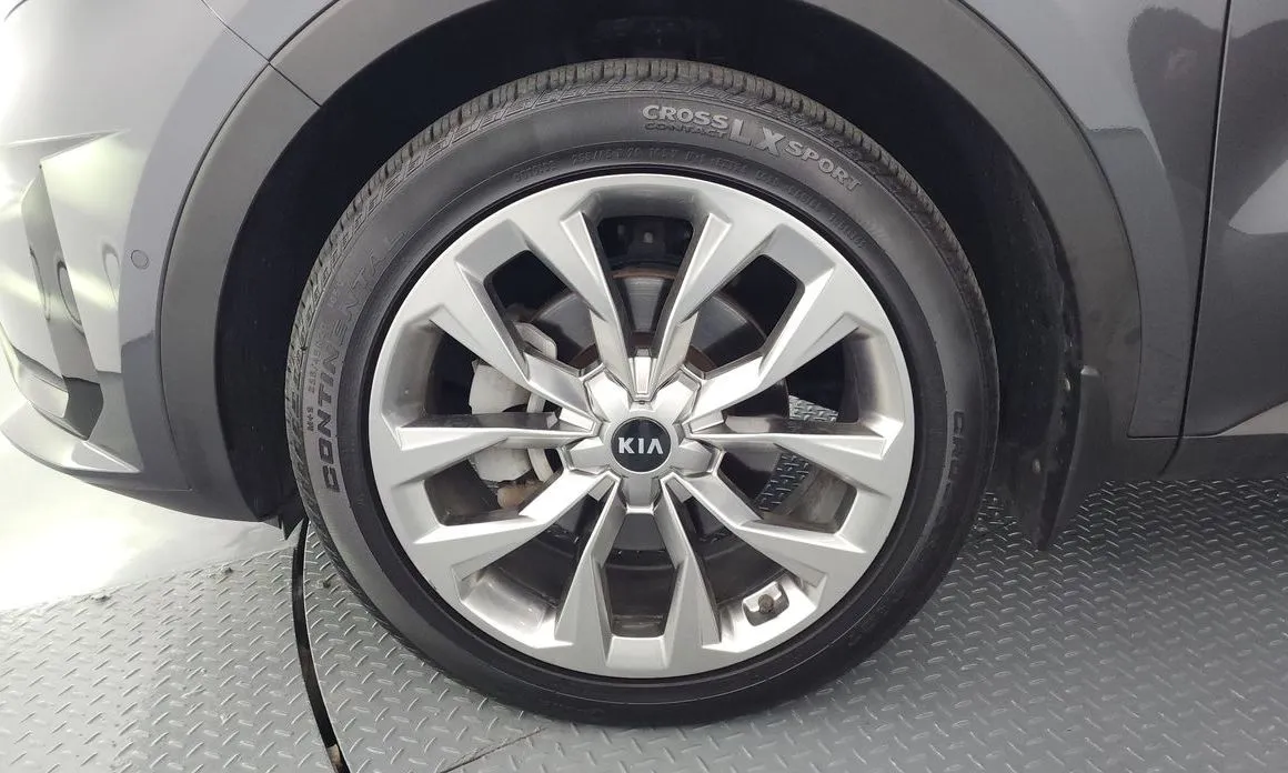Kia Sorento — фото 10