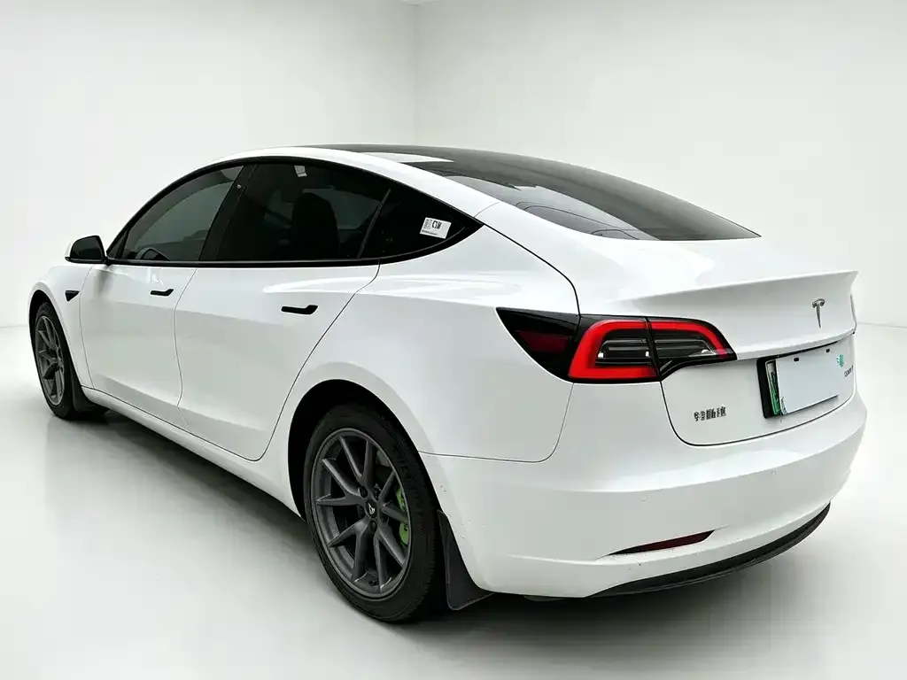Tesla Model 3 — фото 6