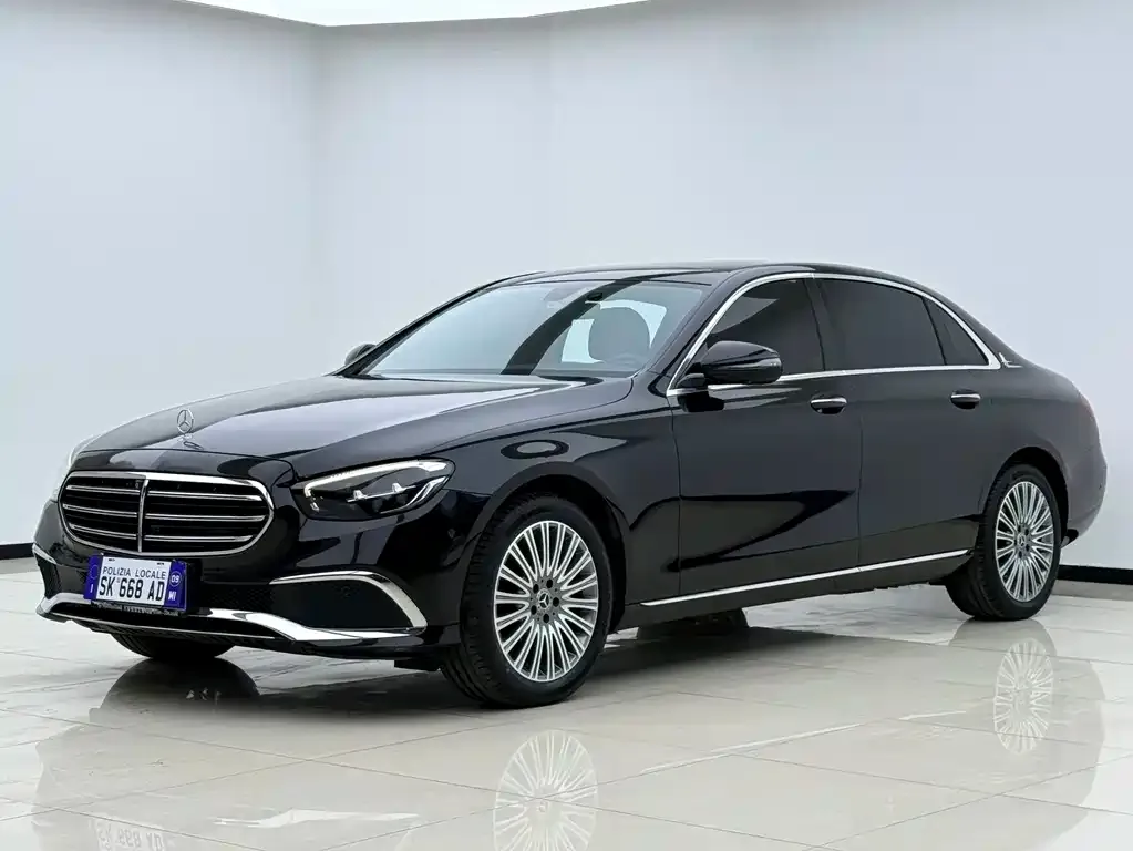 Mercedes-Benz E-Class — фото 1