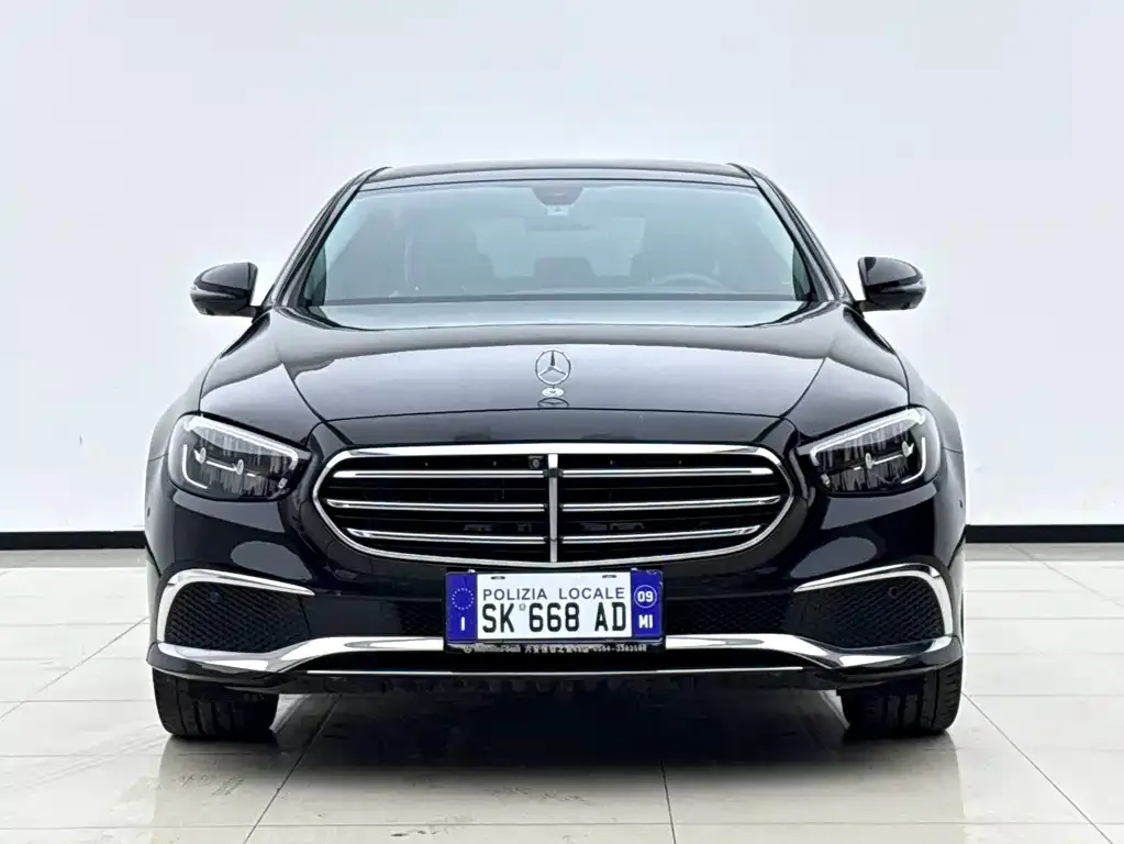 Mercedes-Benz E-Class — фото 2