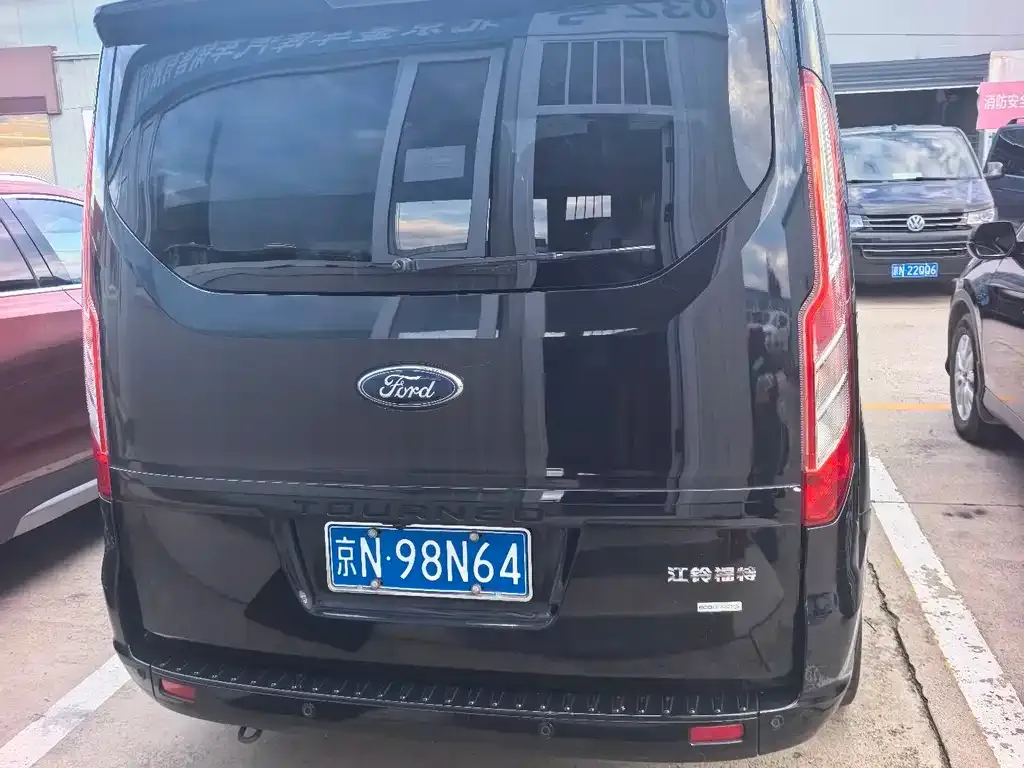Ford Tourneo — фото 2