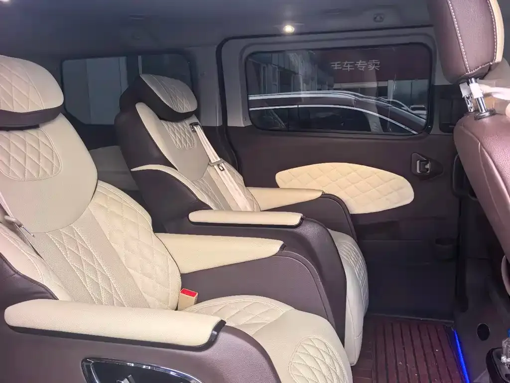 Ford Tourneo — фото 4